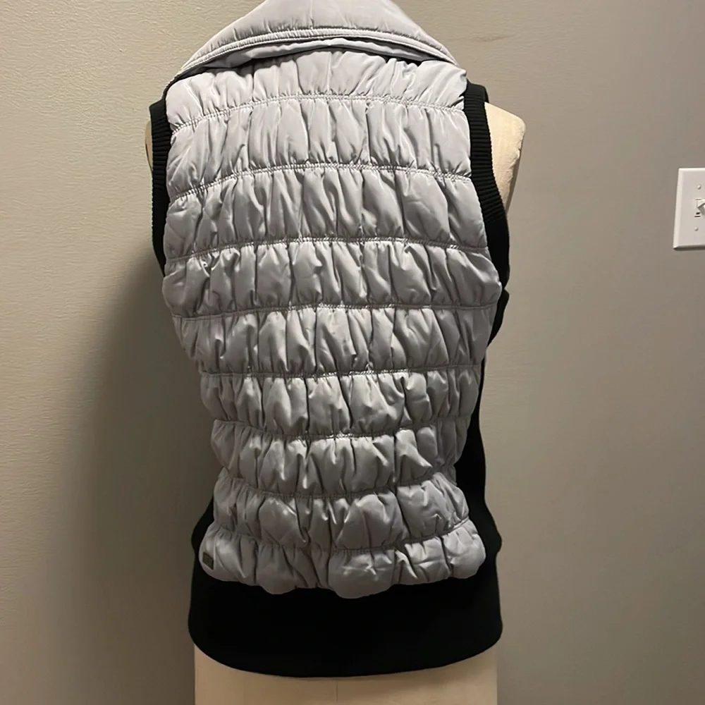Calvin Klein performance puffer vest jacket in Ice - Picture 4 of 9